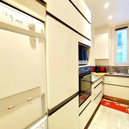 Apartment 15 Urban With Local Life And Easy Metro Access *